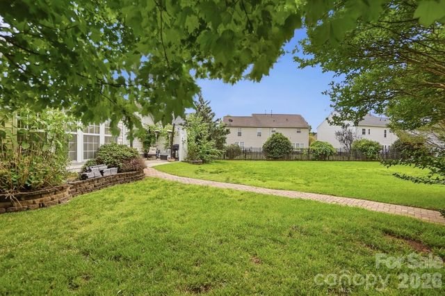 12610 Skymaster Court, Charlotte, NC 28278
