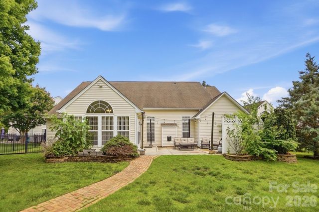 12610 Skymaster Court, Charlotte, NC 28278