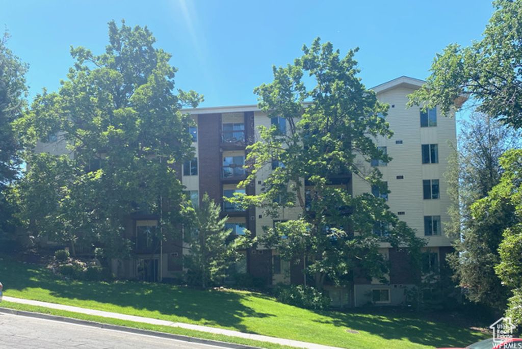 Image 2 of property listing at 1044 E 400 S #407A, Salt Lake City, UT 84102