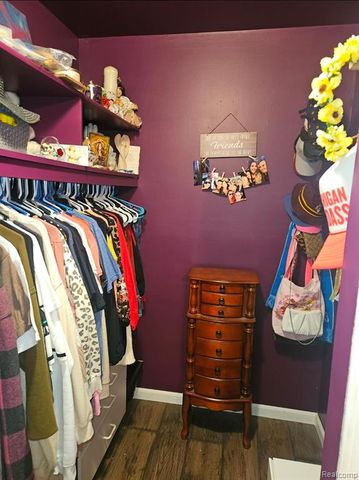 5244 Applewood Drive, Flushing, MI 48433