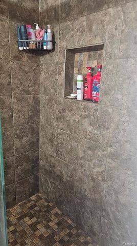 5244 Applewood Drive, Flushing, MI 48433