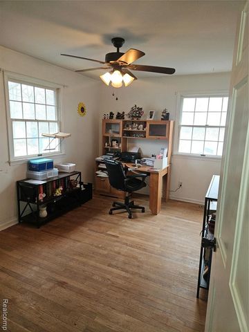 5244 Applewood Drive, Flushing, MI 48433