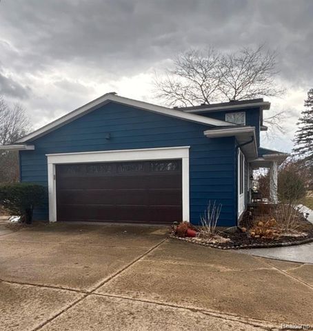 5244 Applewood Drive, Flushing, MI 48433