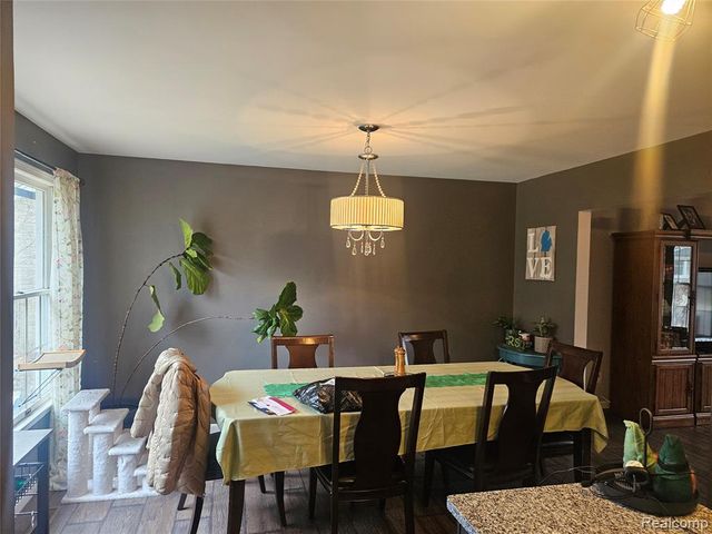 5244 Applewood Drive, Flushing, MI 48433