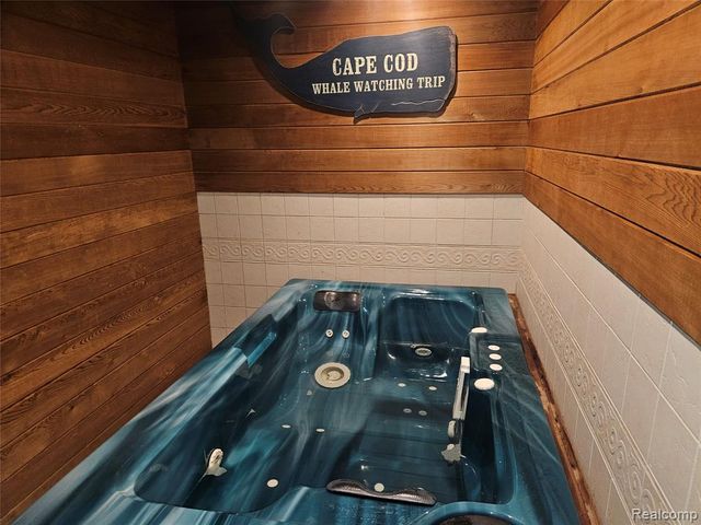 5244 Applewood Drive, Flushing, MI 48433