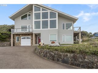 1068 Nw 6TH Ct, Lincoln City, OR 97367
