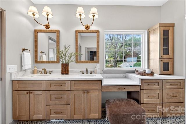 2321 Oberwood Drive, Charlotte, NC 28270