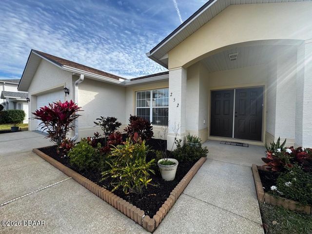 252 Fountain Lake Boulevard, Daytona Beach, FL 32117