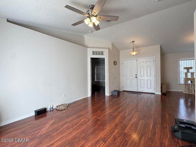 252 Fountain Lake Boulevard, Daytona Beach, FL 32117