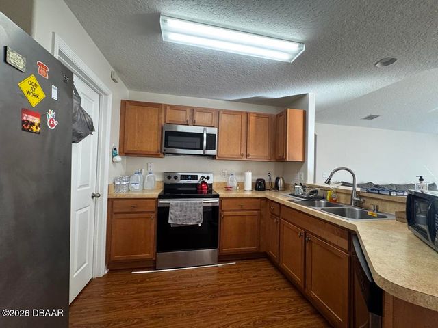 252 Fountain Lake Boulevard, Daytona Beach, FL 32117