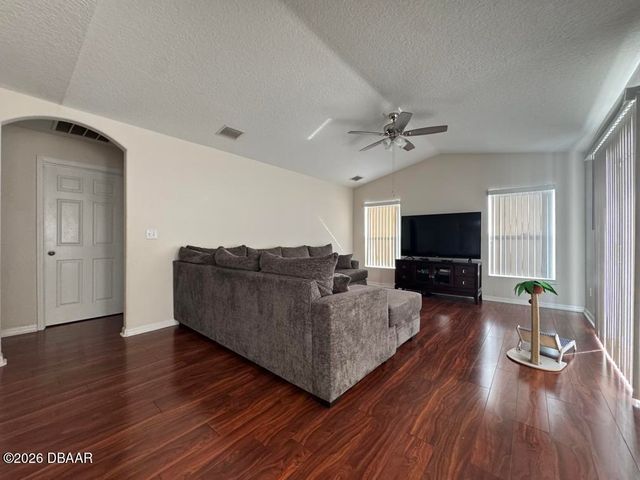 252 Fountain Lake Boulevard, Daytona Beach, FL 32117