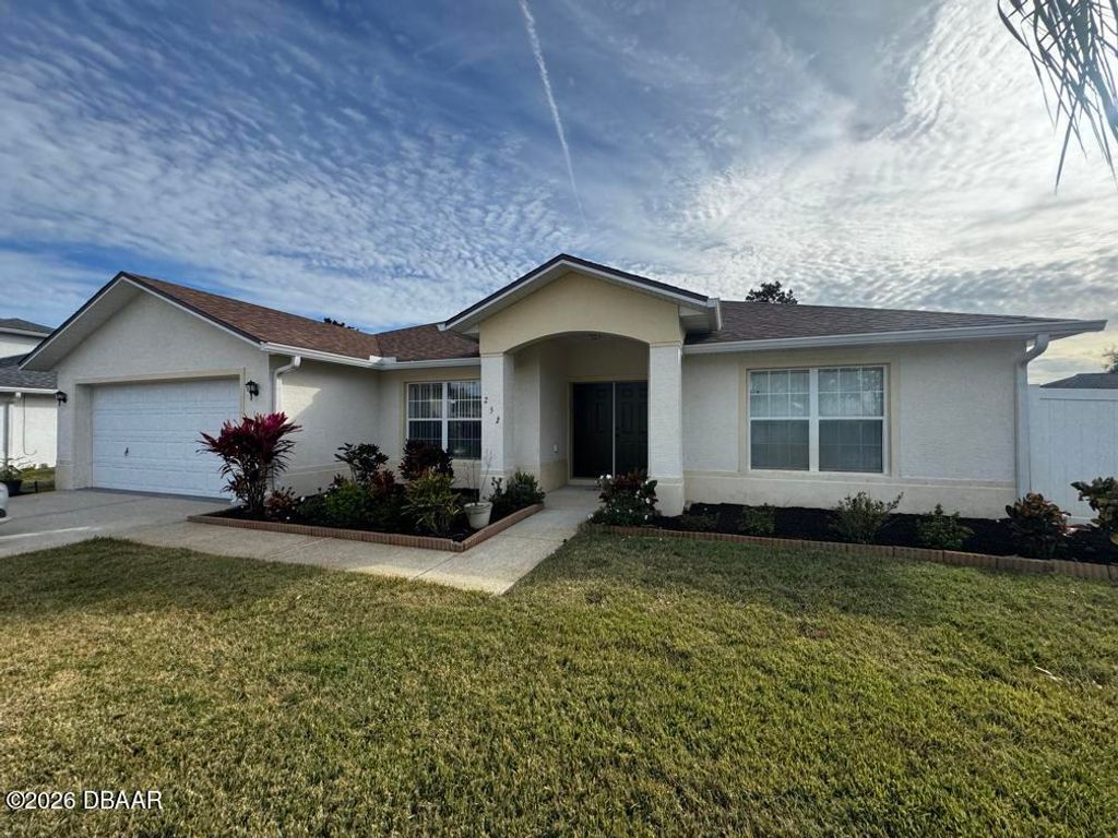 252 Fountain Lake Boulevard, Daytona Beach, FL 32117