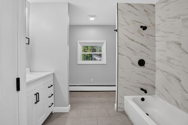 55 Grant St, Dracut, MA 01826