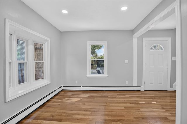 55 Grant St, Dracut, MA 01826