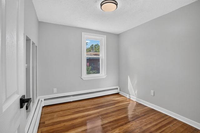 55 Grant St, Dracut, MA 01826