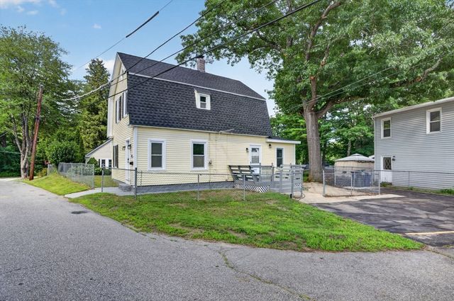 55 Grant St, Dracut, MA 01826