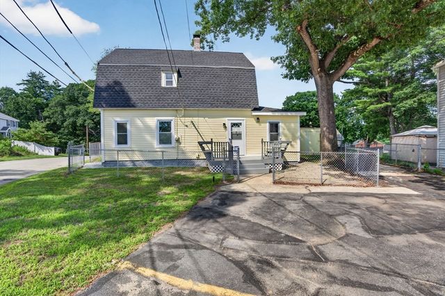 55 Grant St, Dracut, MA 01826