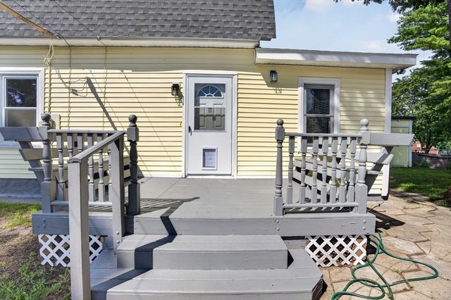 55 Grant St, Dracut, MA 01826
