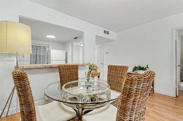 1000 Hillcrest Ct 215, Hollywood, FL 33021