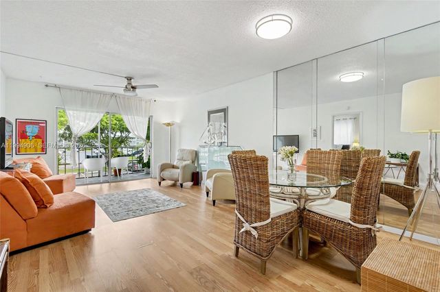 1000 Hillcrest Ct 215, Hollywood, FL 33021