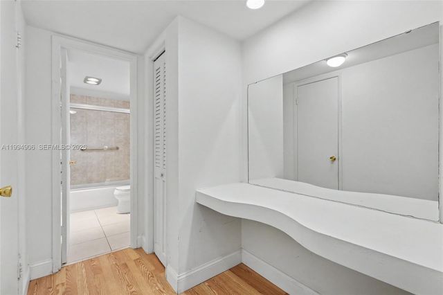 1000 Hillcrest Ct 215, Hollywood, FL 33021