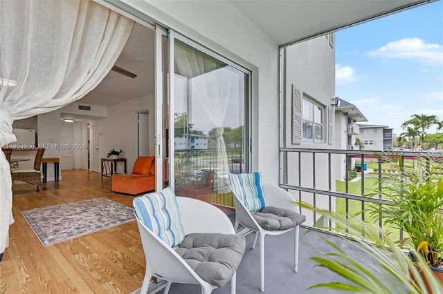 1000 Hillcrest Ct 215, Hollywood, FL 33021