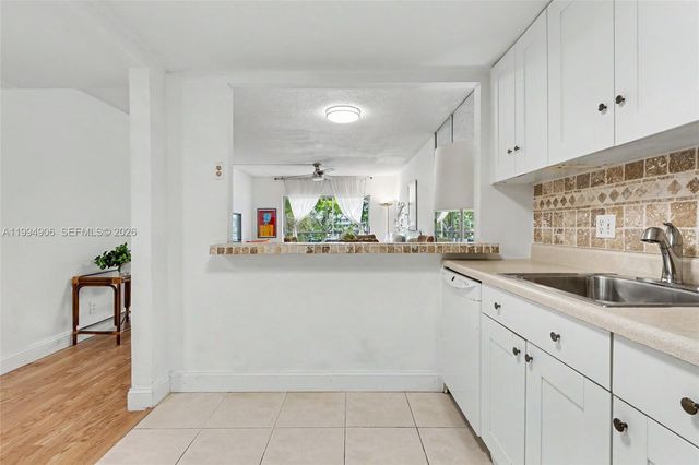 1000 Hillcrest Ct 215, Hollywood, FL 33021