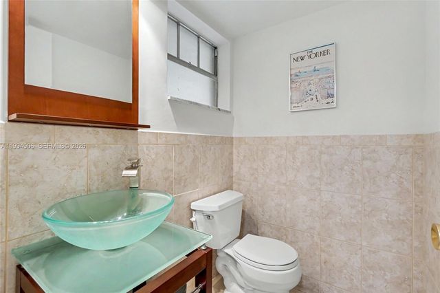 1000 Hillcrest Ct 215, Hollywood, FL 33021