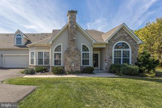 29 SHADY BROOK DR, Langhorne, PA 19047