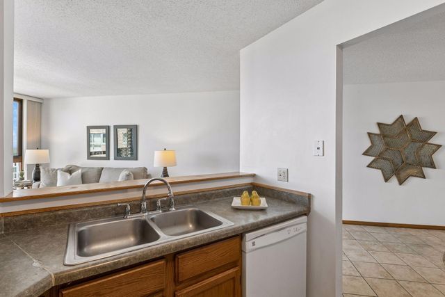 433 S 7th Street 2020, Minneapolis, MN 55415