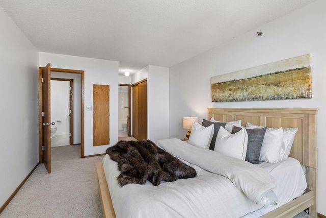 433 S 7th Street 2020, Minneapolis, MN 55415