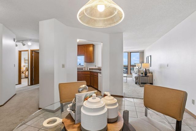 433 S 7th Street 2020, Minneapolis, MN 55415