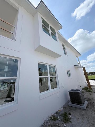 145 Kings Lane, Fort Pierce, FL 34950