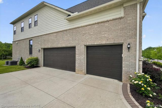 47711 Dunhill Court, Northville, MI 48167