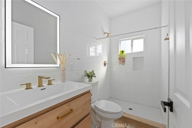 315 N Normandie, Los Angeles, CA 90004