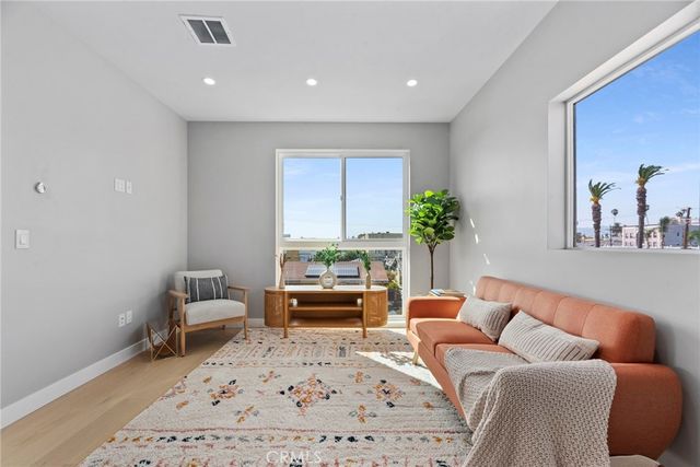 315 N Normandie, Los Angeles, CA 90004