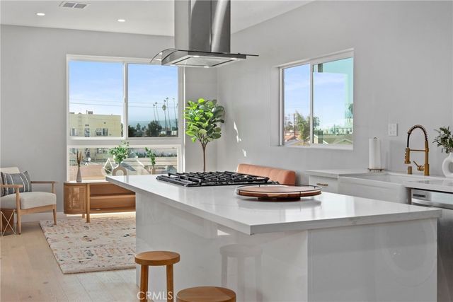 315 N Normandie, Los Angeles, CA 90004