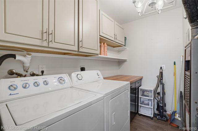 1499 Mariner Drive, Walled Lake, MI 48390