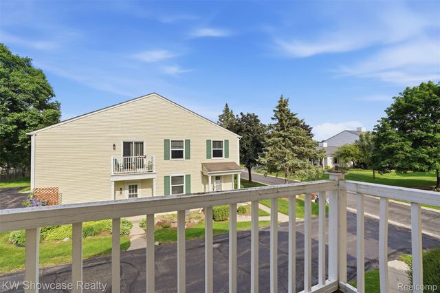 1499 Mariner Drive, Walled Lake, MI 48390