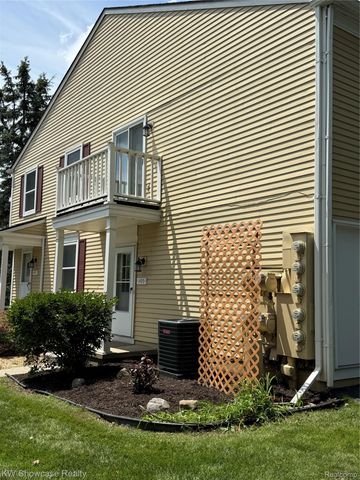 1499 Mariner Drive, Walled Lake, MI 48390