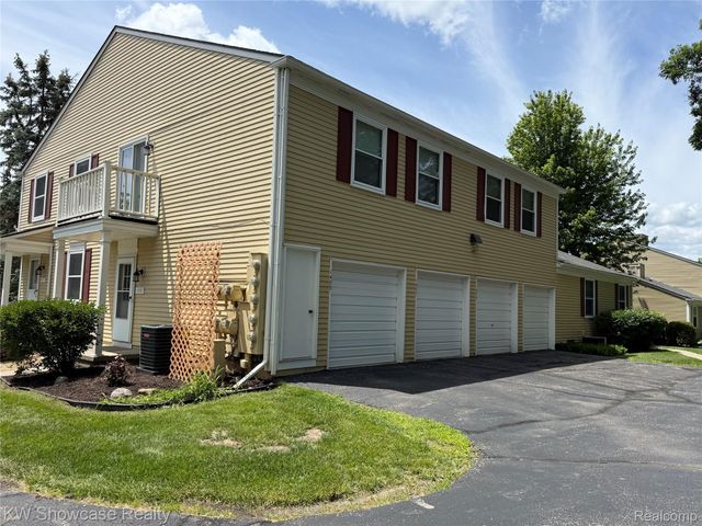 1499 Mariner Drive, Walled Lake, MI 48390