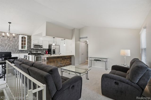 1499 Mariner Drive, Walled Lake, MI 48390