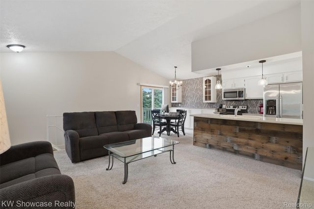 1499 Mariner Drive, Walled Lake, MI 48390