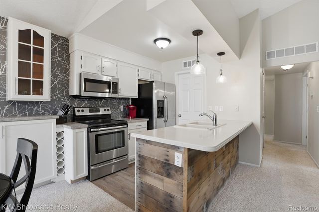 1499 Mariner Drive, Walled Lake, MI 48390