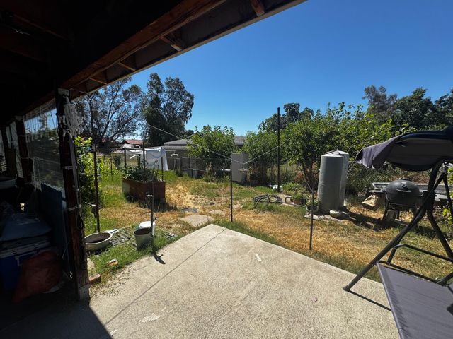 1832 G St, Rio Linda, CA 95673