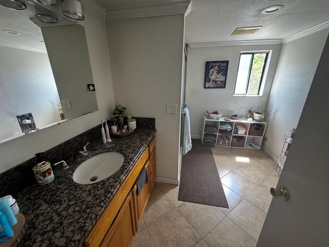 1832 G St, Rio Linda, CA 95673