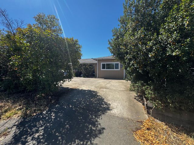 1832 G St, Rio Linda, CA 95673