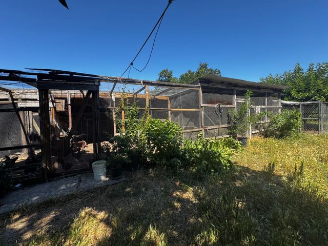 1832 G St, Rio Linda, CA 95673