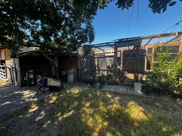 1832 G St, Rio Linda, CA 95673