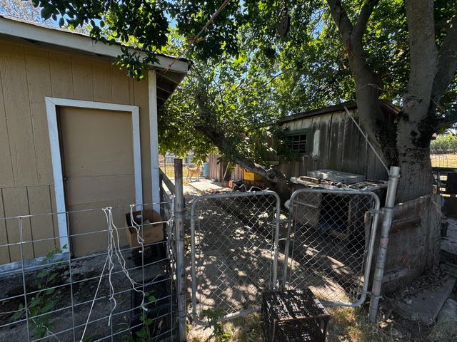 1832 G St, Rio Linda, CA 95673